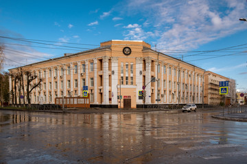 Obraz premium The building of the Ministry of internal Affairs of the Republic of Mari El in Yoshkar-Ola