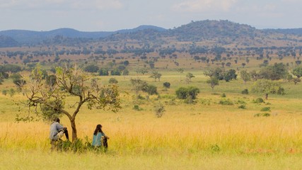 Paisaje de la selva africana durante un safari