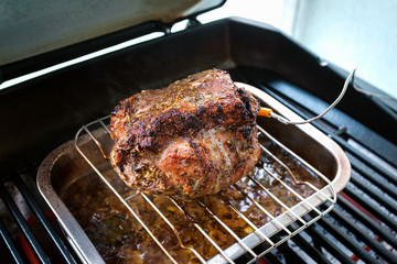 Schweinsbraten am Grill