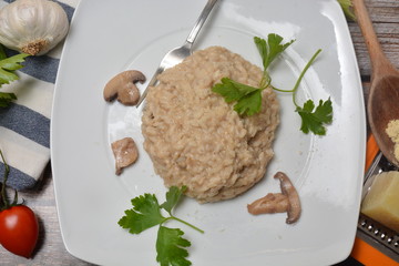 risotto ai funghi cibo italiano