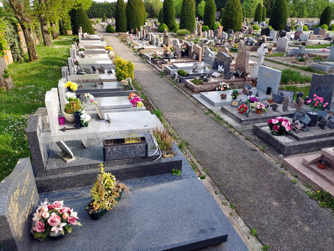 cimeti&egrave;re
