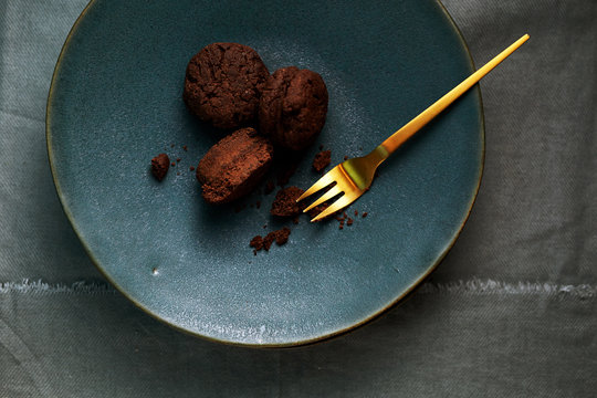 Chocolate macarons