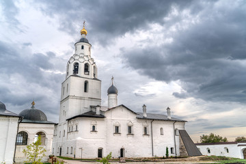 Fototapeta na wymiar The Sviyazhsk mail monastery in Tatarstan