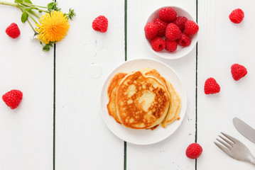 Pfannkuchen Pancakes mit Himbeeren 