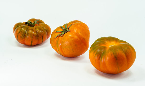 Fotografia primer plano de tres tomates