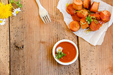 Curry Wurst Currywurst Sauce Soße Tische Portion