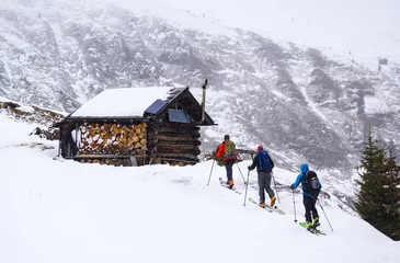 Tableaux ronds sur aluminium brossé K2 skitouring group reaching the hut