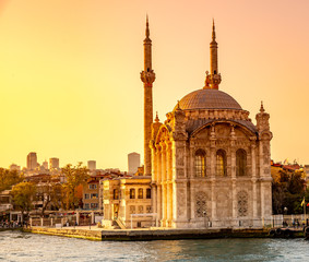 Fototapeta na wymiar Ortakoy mosque , Istanbul, Turkey