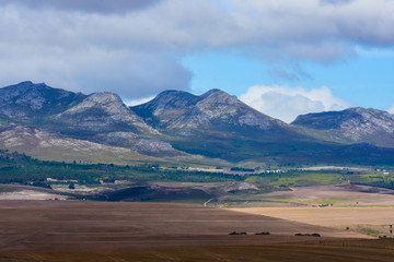 Berg und Tal im Schattenspiel