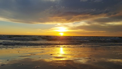Fototapeta na wymiar Scenic View Of Sea During Sunset