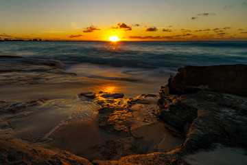 Obraz premium Sunset from Pelican Beach, Grace Bay, Turks and Caicos