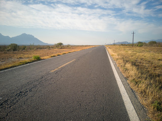 Carretera, paisaje, cielo, nubes, montañas, viajando