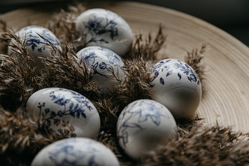 Obraz premium chicken eggs in a nest, religion, Easter eggs