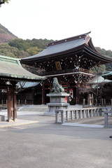 宮地嶽神社の神門、