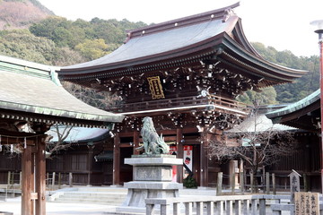 宮地嶽神社の神門、