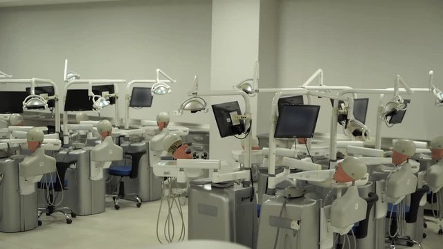 Dentist laboratory class for student