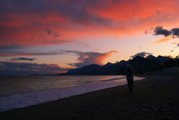 Fototapeta na wymiar red sunset and sea