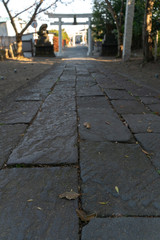 神社の石畳の道