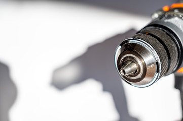 metal keyless chuck on drill and impact driver extended in the closed position