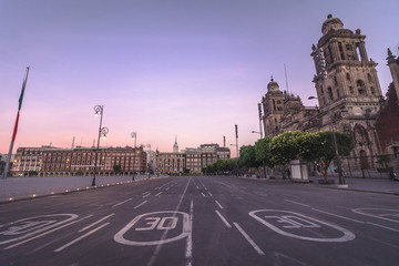 ciudad de mexico sin gente al atardecer 