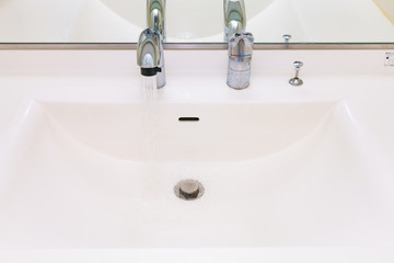 洗面所　手洗い所　トイレ　パウダールーム　バスルーム　水場　水回り　リフォーム　リノベーション