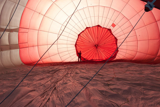 Setting up a hot air balloon