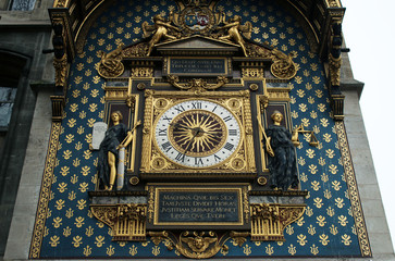 Fototapeta na wymiar Paris - Tour de l'Horloge du Palais de la Cité 