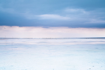 Caka Salt Lake in Qinghai, China。Chaka Salt Lake in Qinghai, China. Qinghai's Chaka Salt Lake is full of fantasy scenery