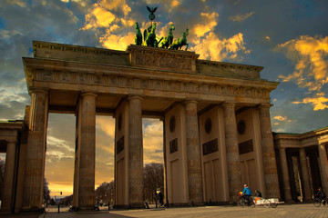 The famous Brandenburg Gate (Brandenburger Tor) in Berlin, Germany © Mummert-und-Ibold