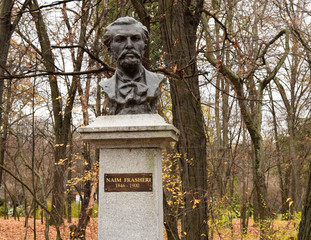 Fototapeta premium Bucharest, Romania - 22.11.2019 The bust of Naim Frasheri, the national poet of Albania, at King Mihai I Park, former Herastrau Park, a large park in the north of Bucharest