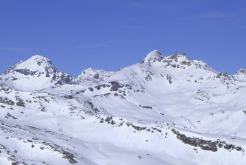 Bivio, Skitour auf den Piz dal Sasc. Blick vom Gipfel auf Mazzaspitz, Tälihorn, Piz Platta und Piz Surparé.