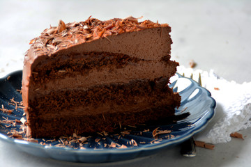 veganer hausgemachter Schokoladenkuchen, köstliche vegane Schokoladentorte	