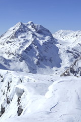 Bivio, Skitour auf den Piz dal Sasc. Blick vom Gipfel auf Piz Duan und Val Maroz.