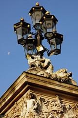 Fototapeta na wymiar Beautiful lanterns and sculptures as details of the Buckingham Palace, London, UK