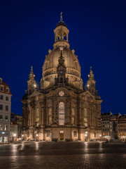 Fototapeta na wymiar Blue hour in Dresden - Blaue Stunde in Dresden