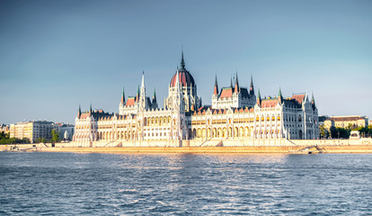 Fototapeta premium Budapest parliament with the river Danube in the foreground