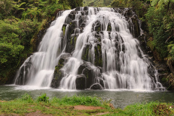 Fototapeta na wymiar Beautiful Owharoa Falls, a 
