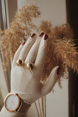 coronavirus. sleeve in mittens and manicure
