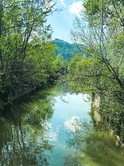 Fototapeta premium Fluss eines Sees
