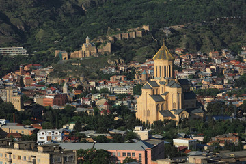 Obraz premium Georgia. Holy Trinity Cathedral, Sameba and Narikala fortress.