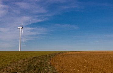 éoliennes dans des champs