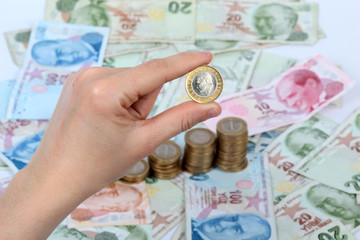 1 pounds of turkey on a handful of paper money