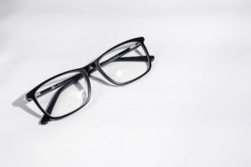 Lentes en fondo blanco para la vista