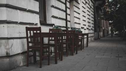 Stoliki na ulicy
