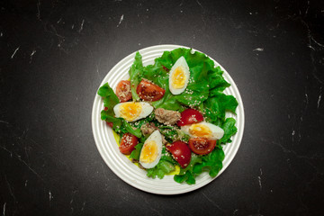 Fototapeta na wymiar fresh salad with tunny-fish