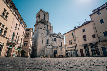 Fototapeta na wymiar Cathédrale Saint-Castor à Nîmes