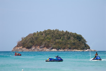 Fototapeta na wymiar The uninhabited island of Ko Pu in the Andaman sea