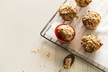 apple and cinnamon crumble muffins. homemade apple cupcake