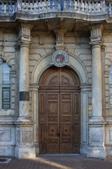 Fototapeta na wymiar Entrance door of the Italian University for foreigners in Perugia, Italy