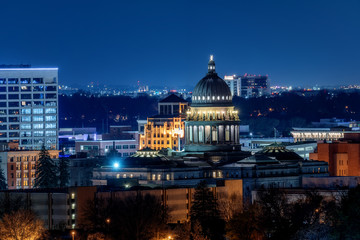 Obraz na płótnie Canvas Close up of the Idaho State Capital building at night